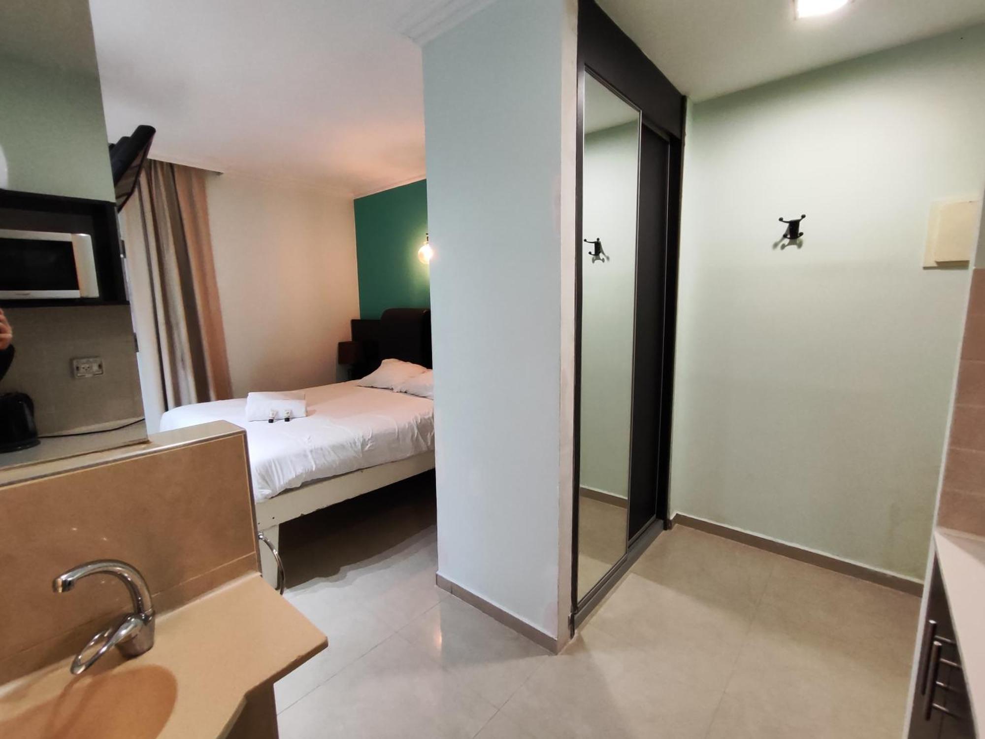 Marina Beach Hotel Tel Aviv Exterior photo