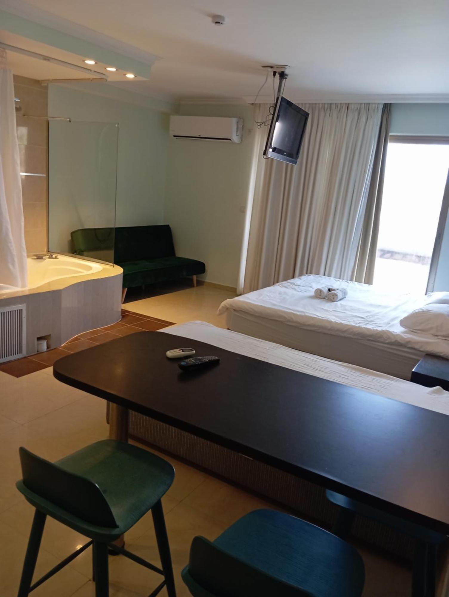 Marina Beach Hotel Tel Aviv Exterior photo