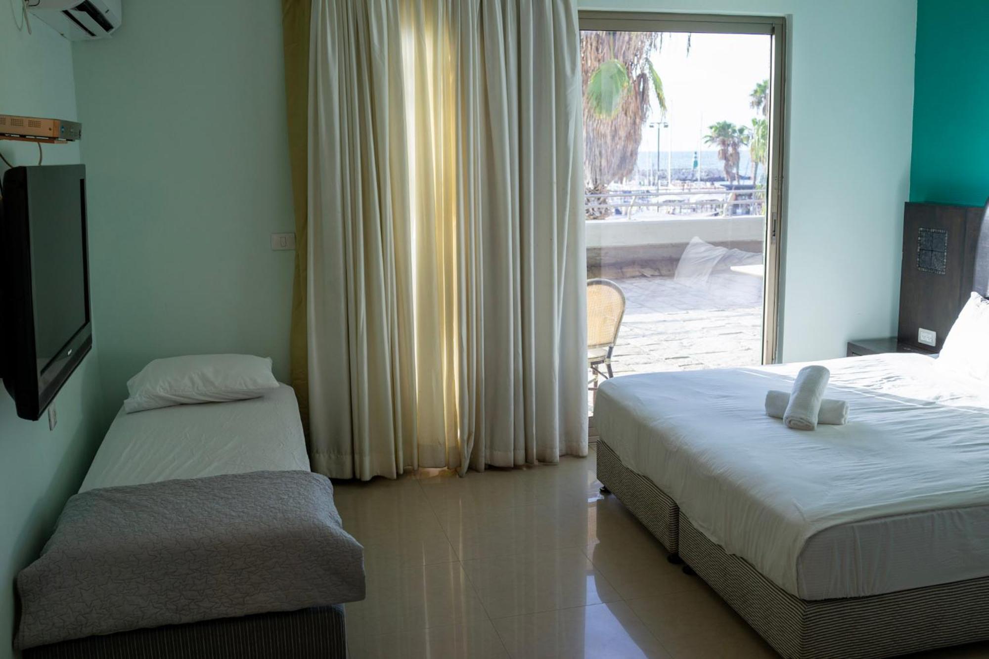 Marina Beach Hotel Tel Aviv Exterior photo