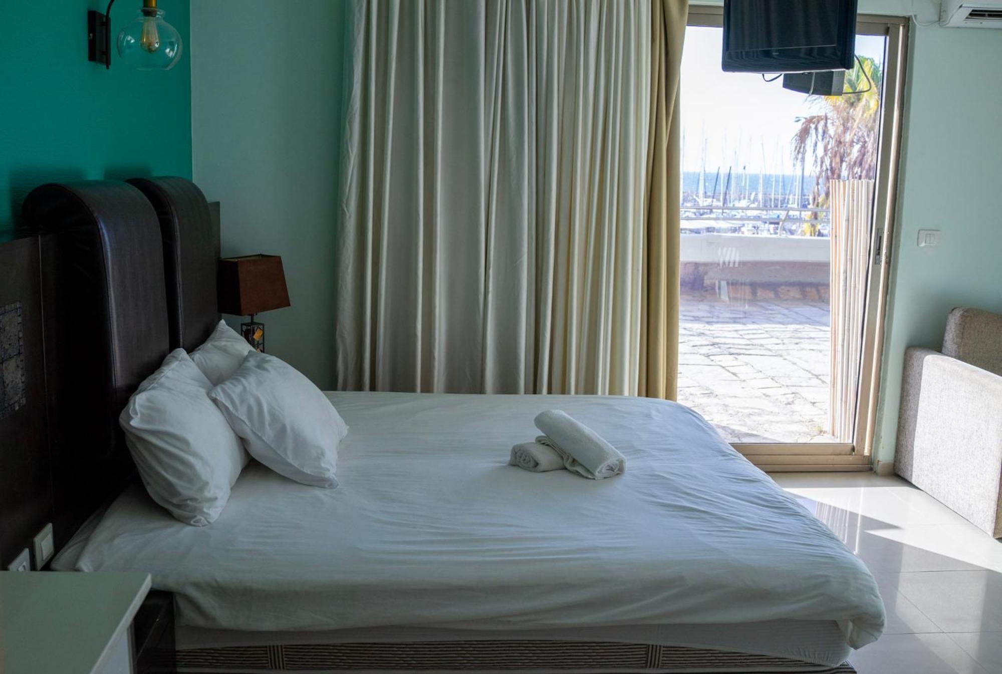 Marina Beach Hotel Tel Aviv Exterior photo